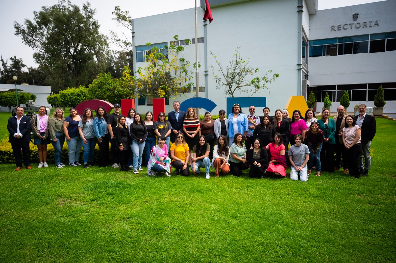 Estudiantes  y docentes de Los Ángeles  realizan estancia de inmersión en UdeG